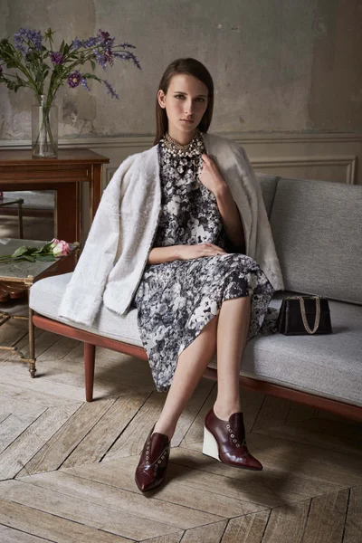 Look 19